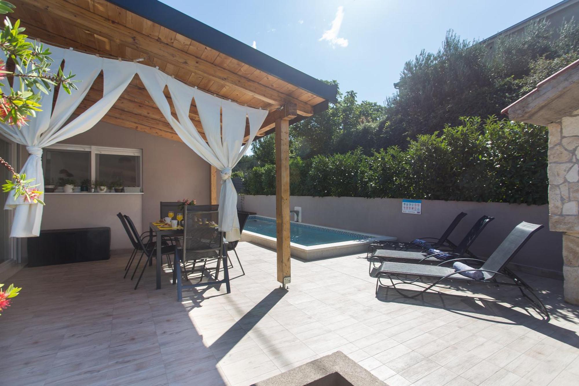 Life - New And Luxury Holiday House Kaštela エクステリア 写真