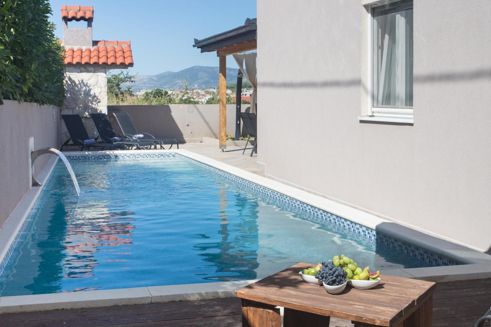 Life - New And Luxury Holiday House Kaštela エクステリア 写真