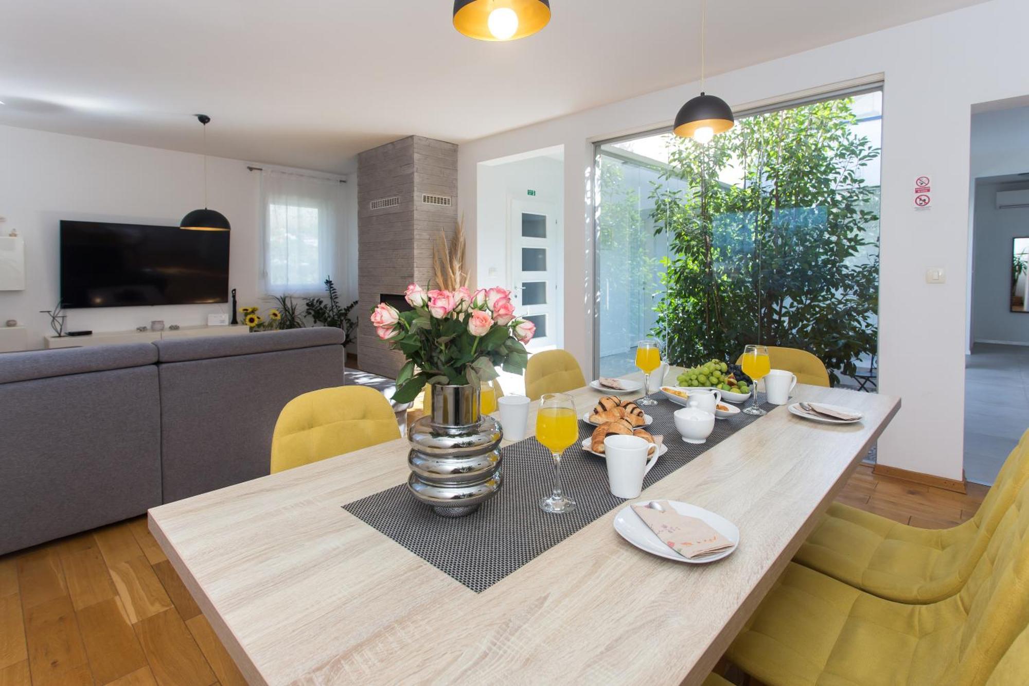Life - New And Luxury Holiday House Kaštela エクステリア 写真