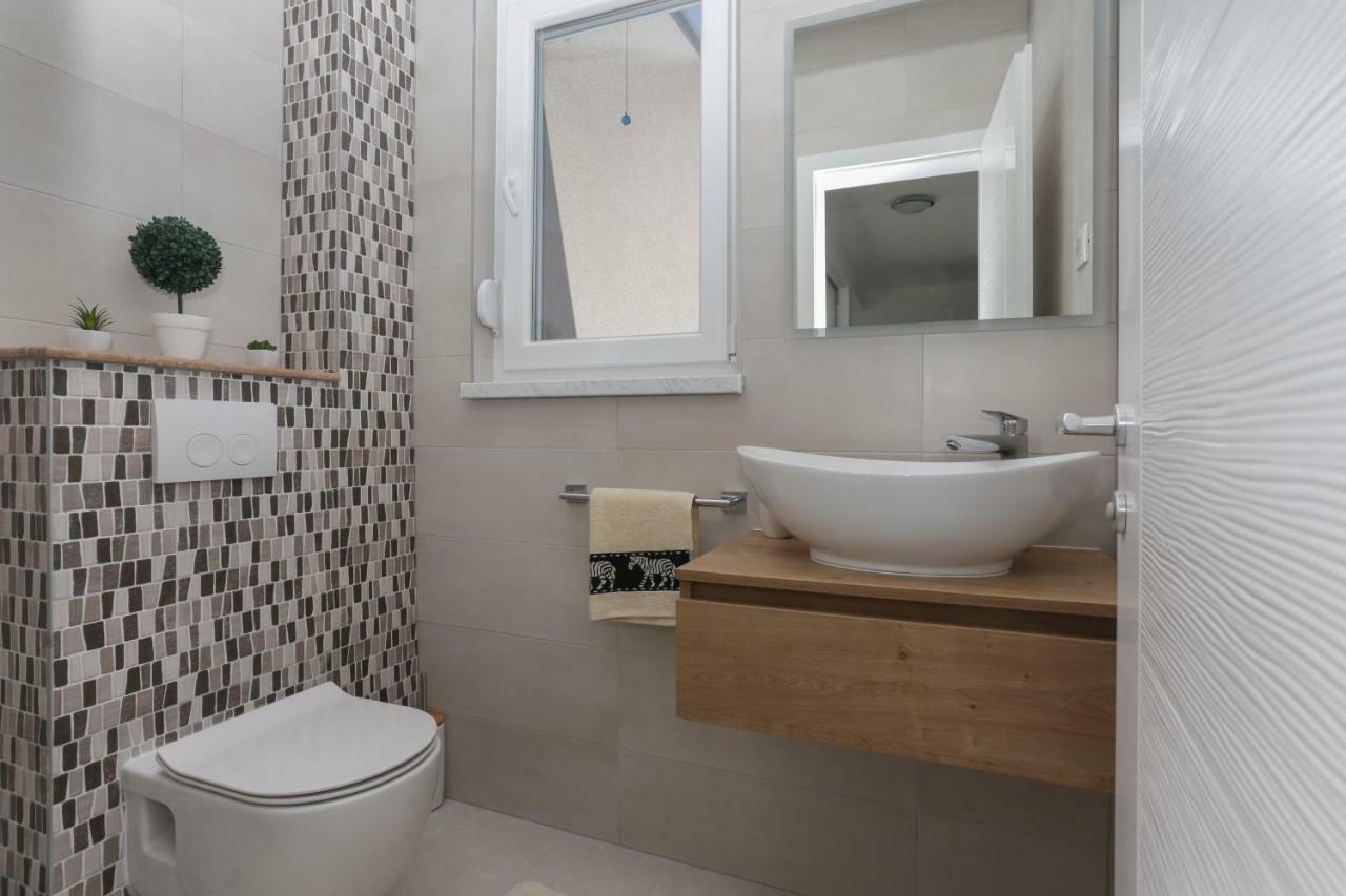 Life - New And Luxury Holiday House Kaštela エクステリア 写真